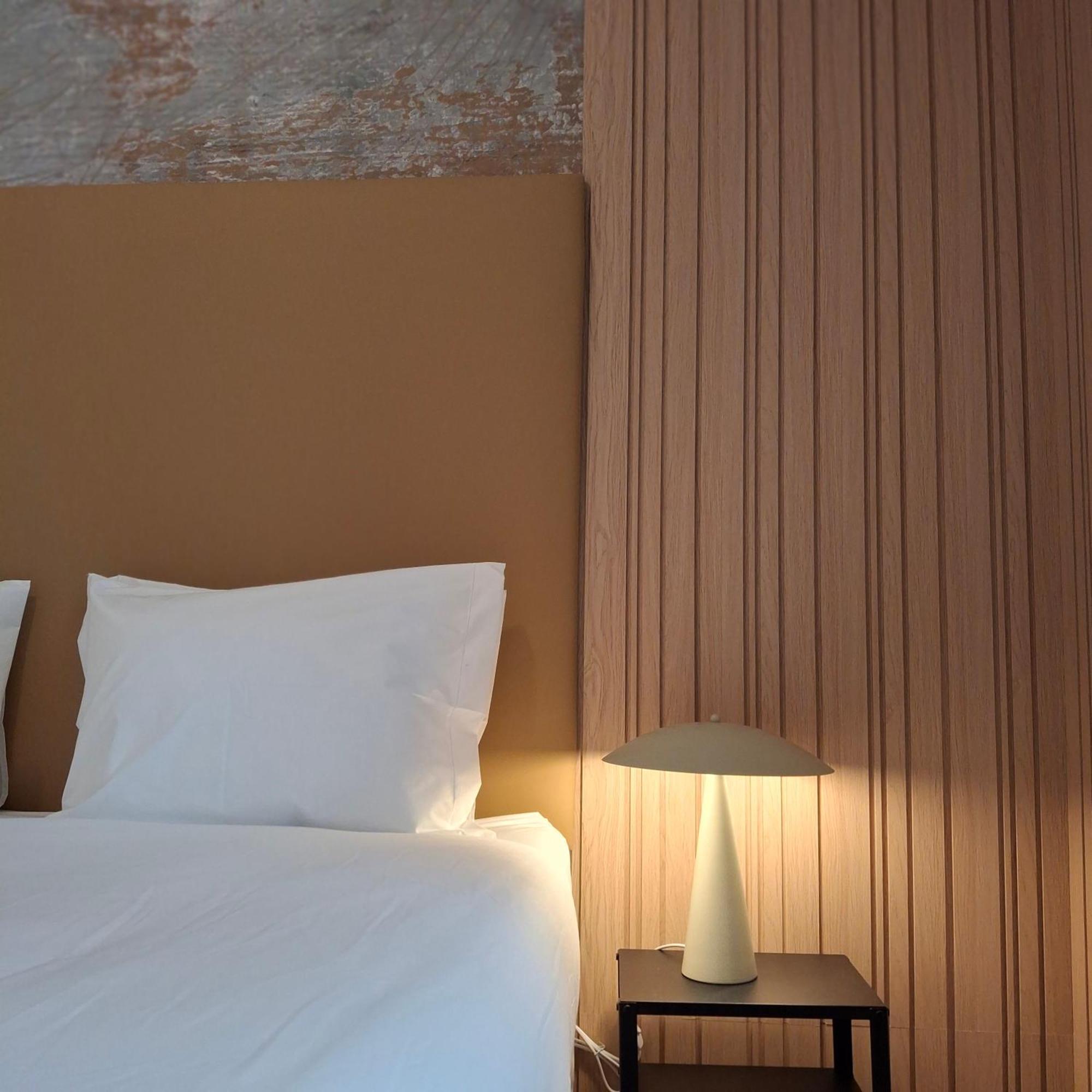 Hostal Brand New Anjos *