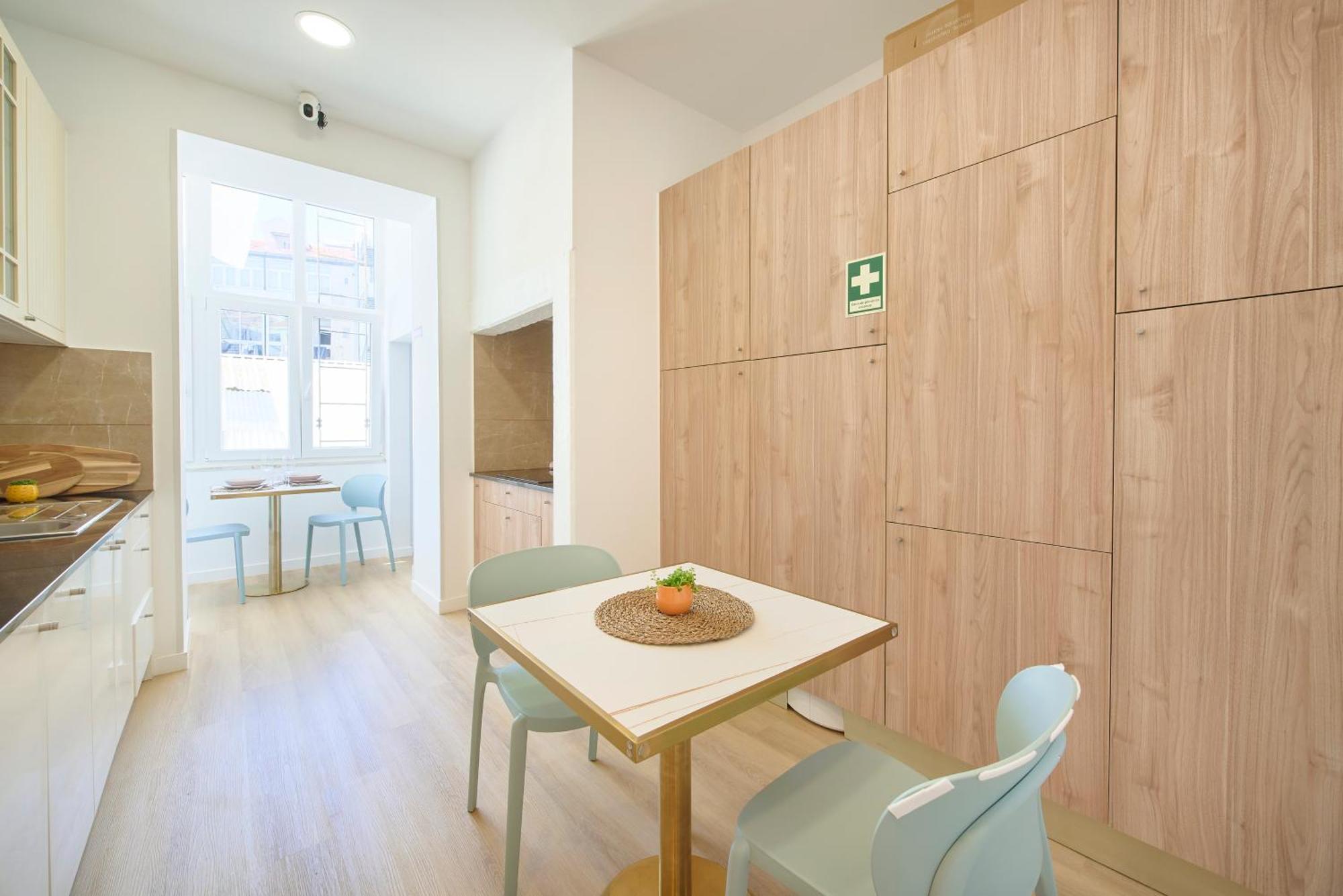 Brand New Anjos Hostal *